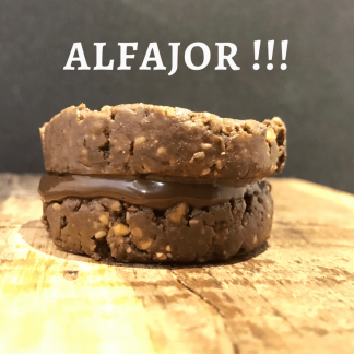 NUTRIRAW, 8 Alfajores de chocolate con mousse de café